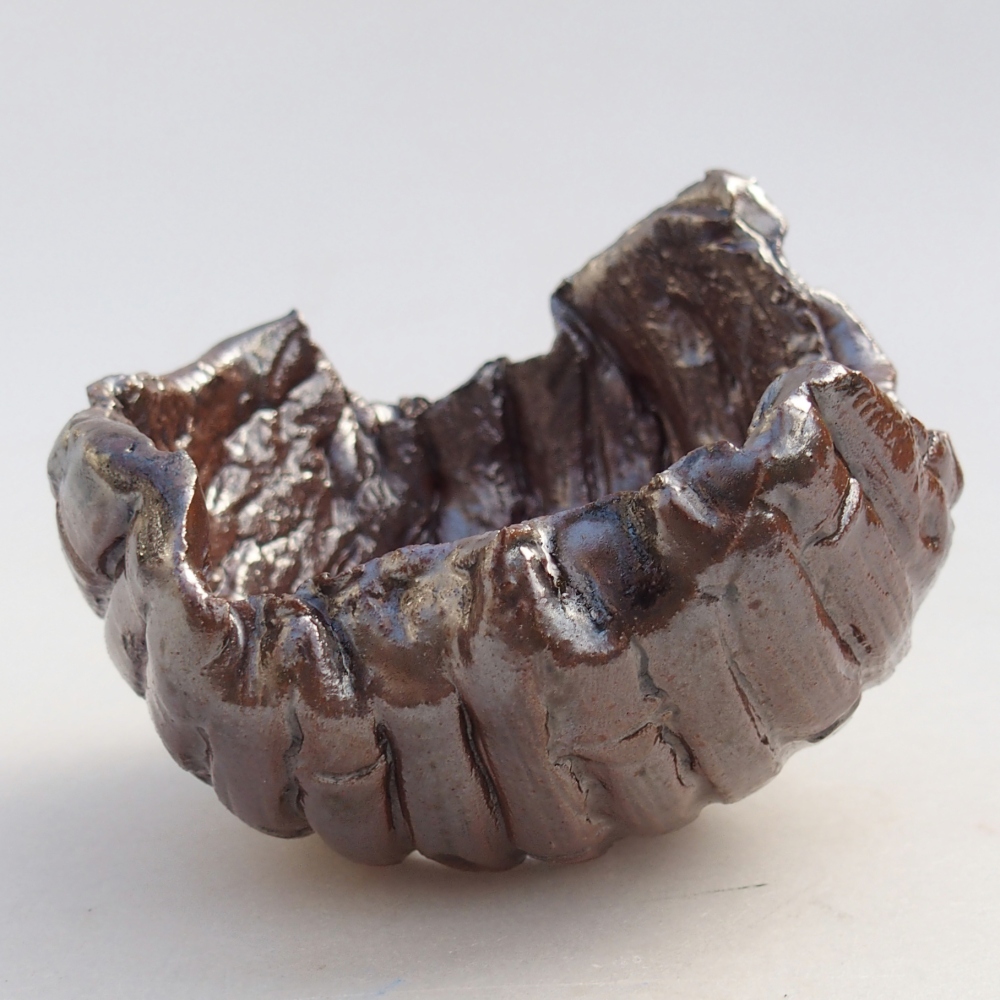 Keramická mušľa 9 x 8,5 x 4 cm , farba hnedá