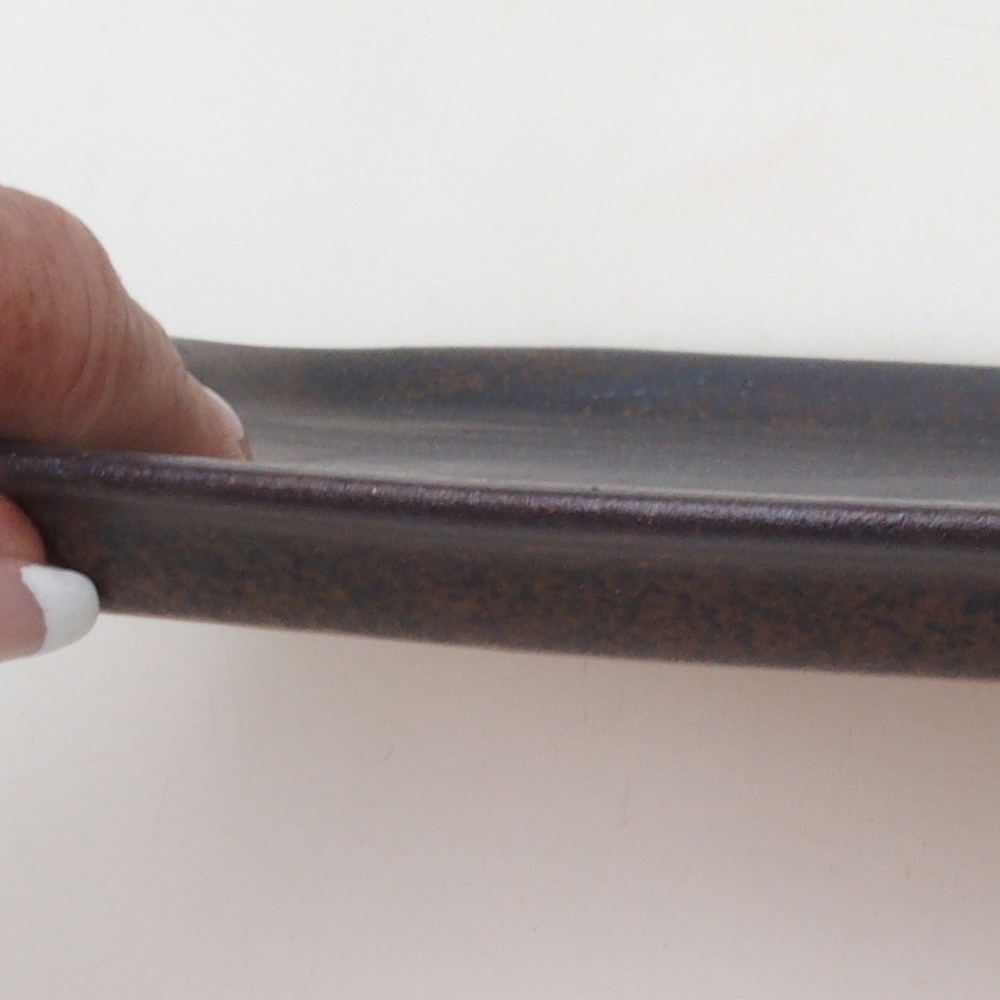 Keramický tanier H08 – 22,5 x 16 x 1 cm – hnedý