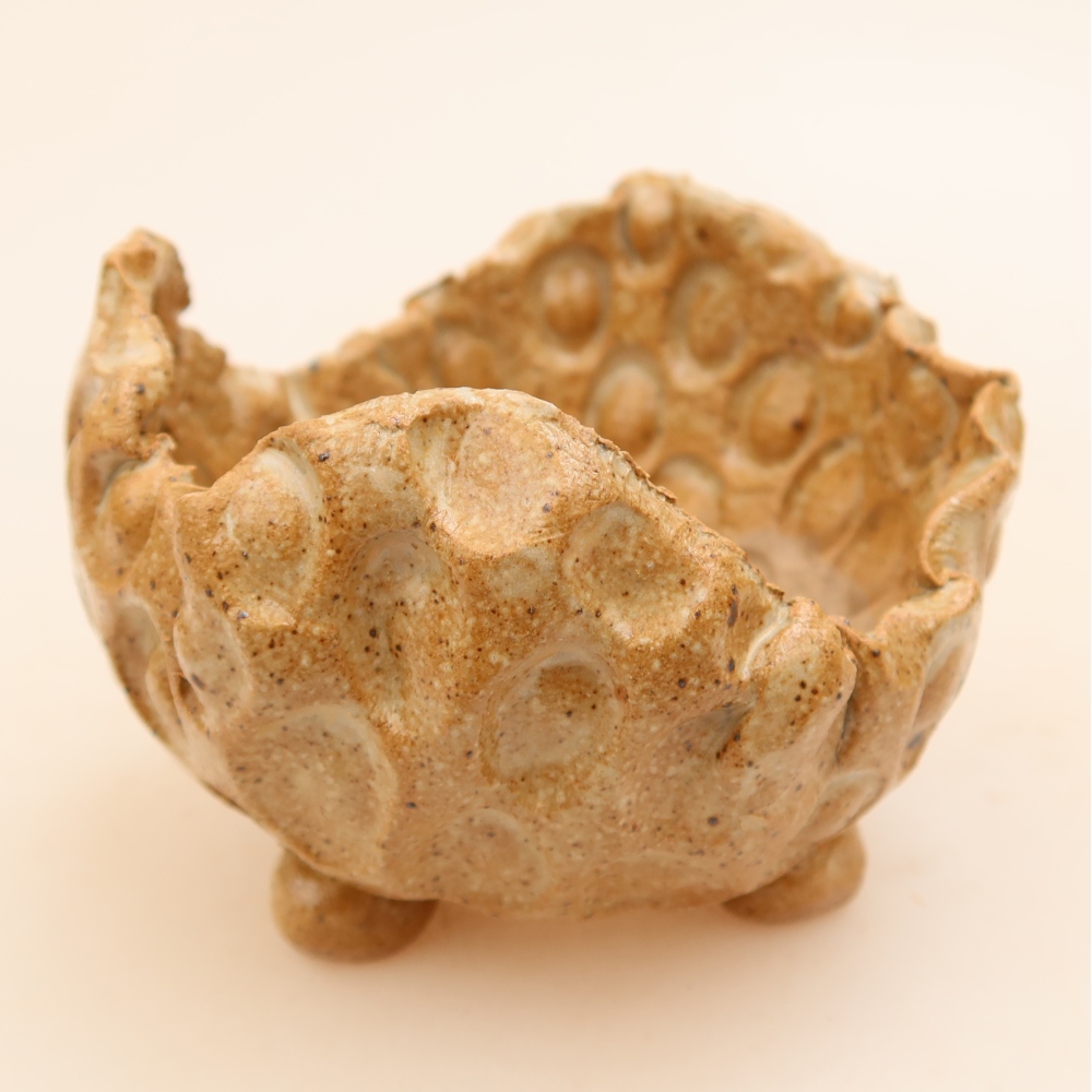 Keramická mušľa 8,5 x 8,5 x 6 cm , farba béžová
