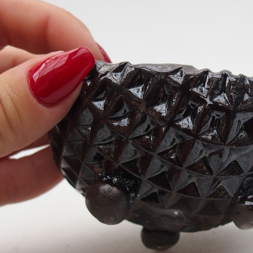 Keramická mušľa 8,5 x 8 x 6 cm , farba čierna