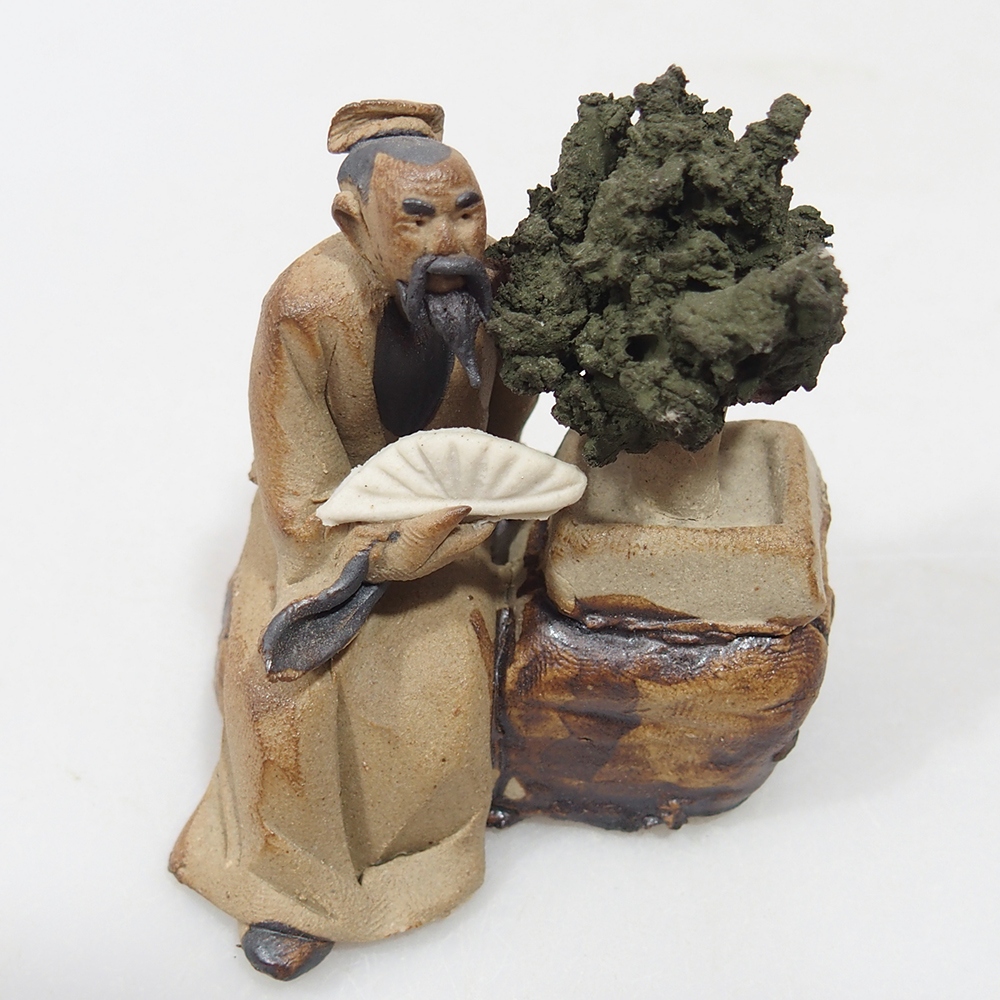 Keramická figúrka - Bonsaiista