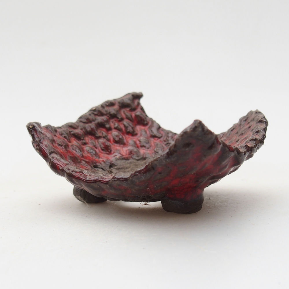 Keramická mušľa 7,5 x 6 x 4 cm , farba červená