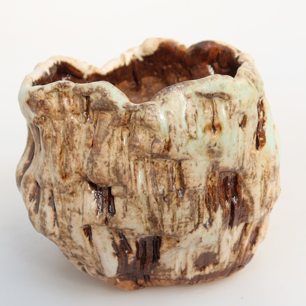 Keramická škrupina  7 x 7 x 6,5 cm, farba bielo-hnedá