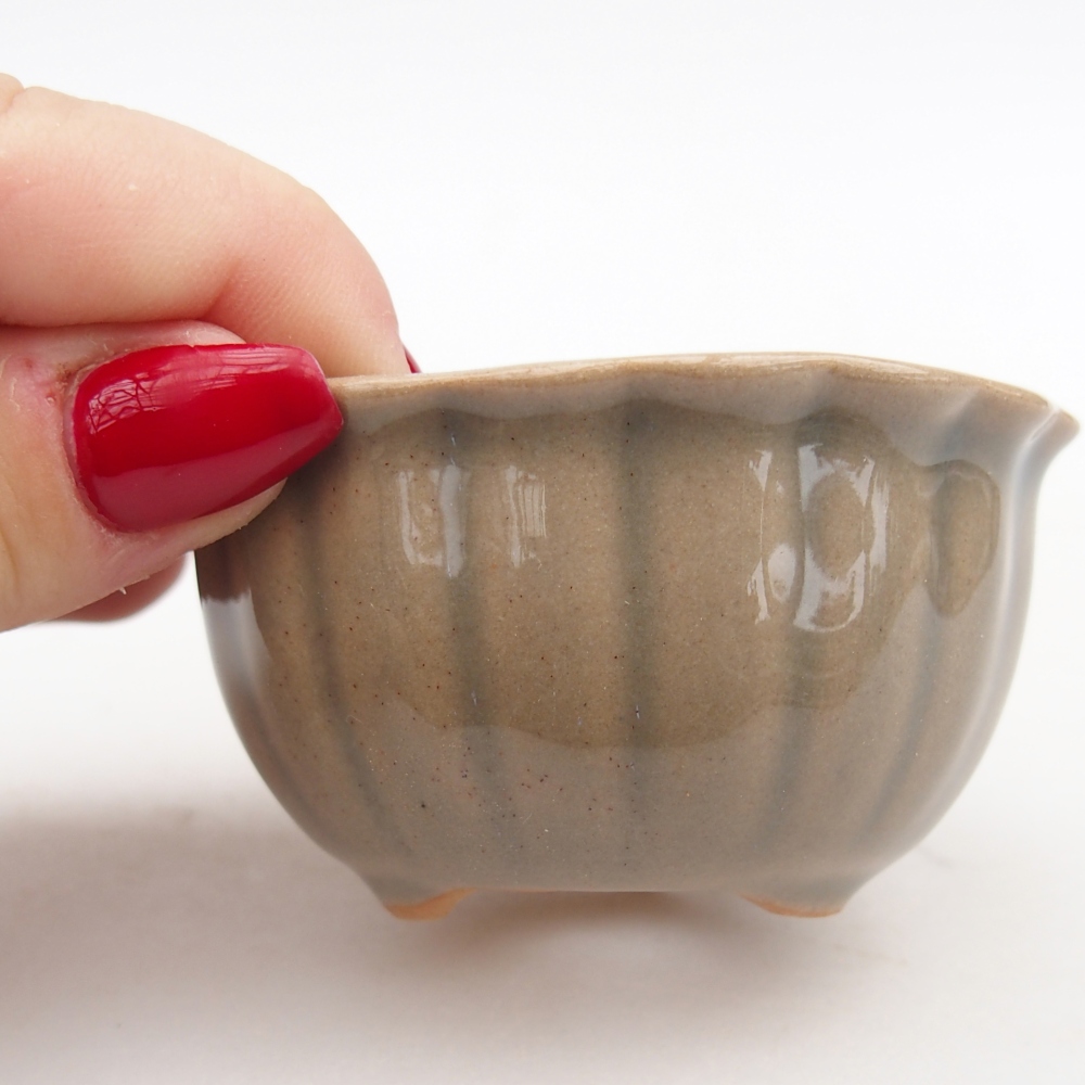 Keramická miska na bonsaje 7 x 8,5 x 3,5 cm, sivá