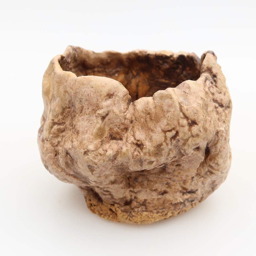Keramická škrupina  6 x 6 x 6 cm, farba béžovo-hnedá