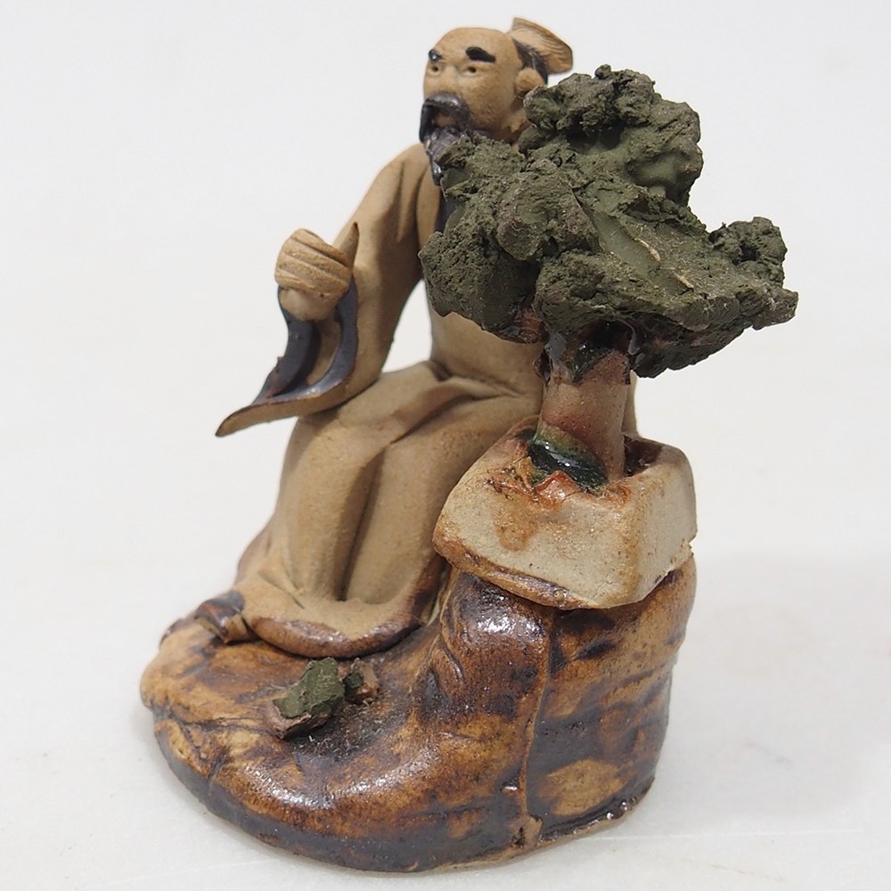 Keramická figúrka - Bonsaiista