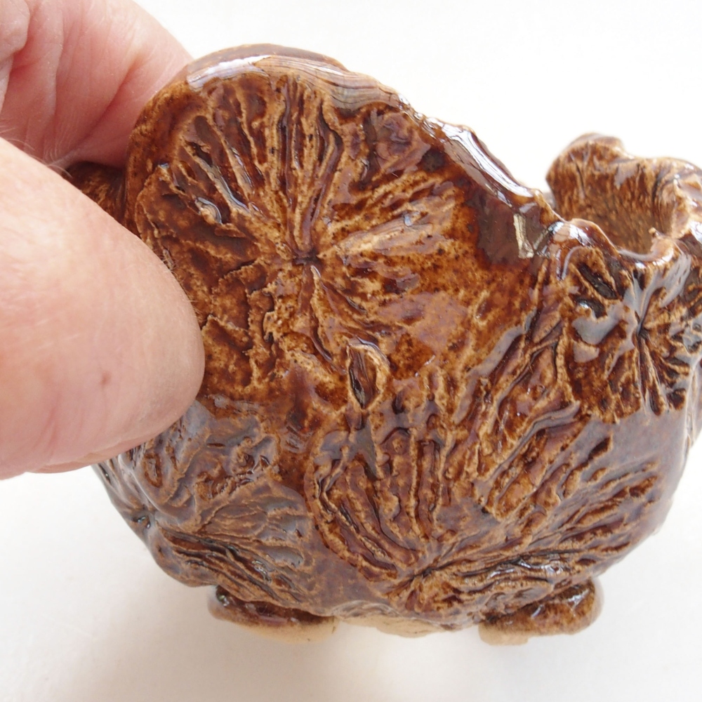 Keramická škrupina 7 x 7 x 7,5 cm, farba hnedá
