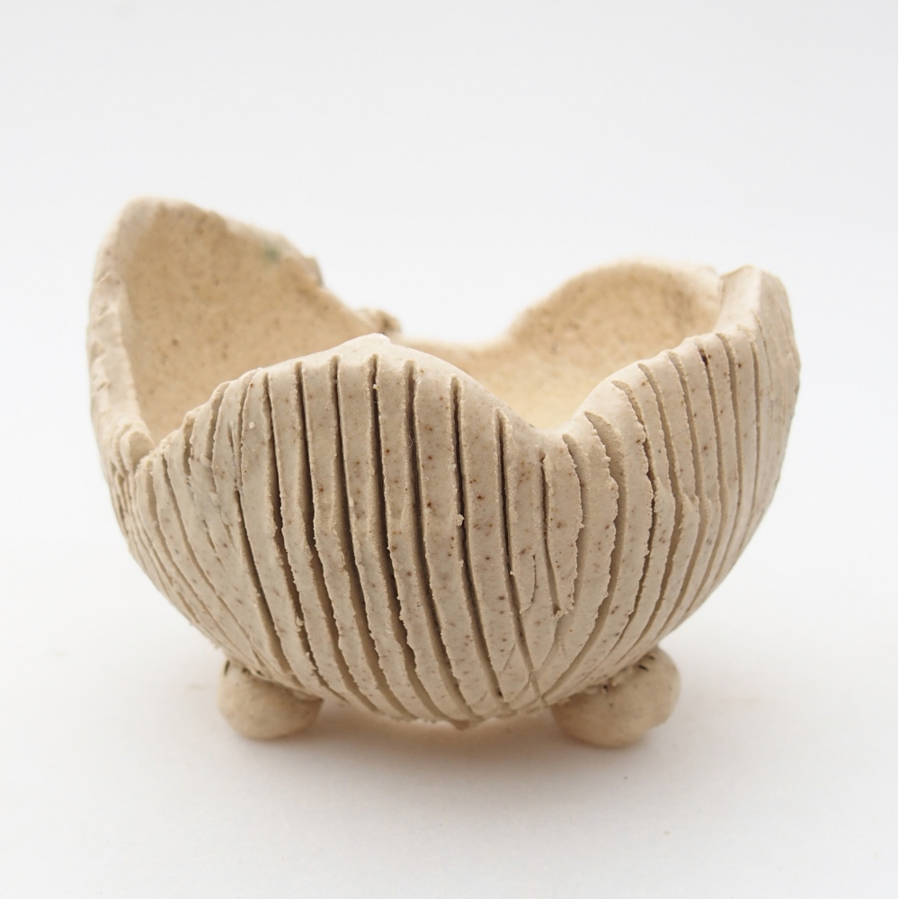 Keramická mušľa 9 x 8,5 x 6,5 cm , farba béžová