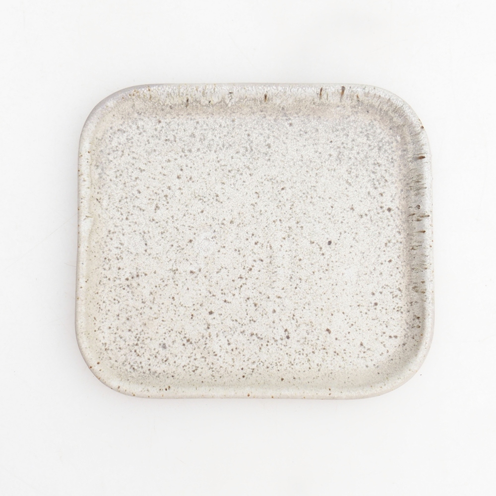 Keramický tanier H38 - 12,5 x 10,5 x 1 cm - béžový