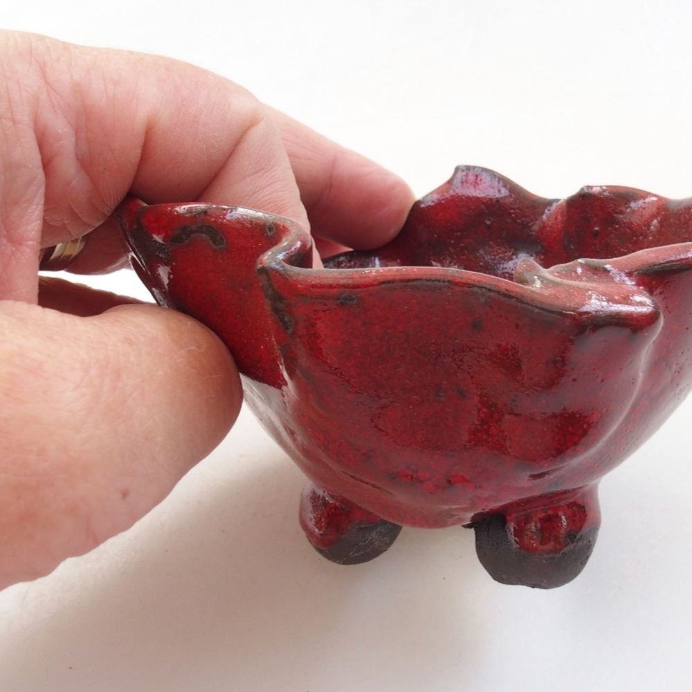 Keramická Škrupina 8,5 x 8 x 6 cm , farba červená