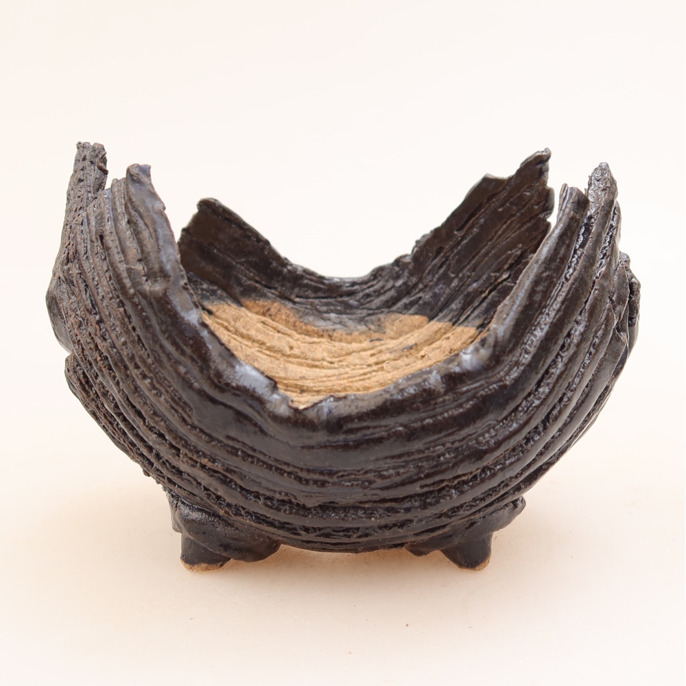 Keramická škrupina  10 x 9 x 7,5 cm, farba čierno-modrá