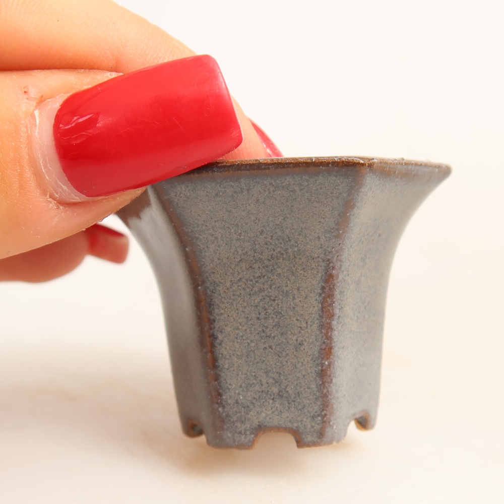 Keramická miska na bonsaje 4,5 x 4 x 3,5 cm, farba: sivá