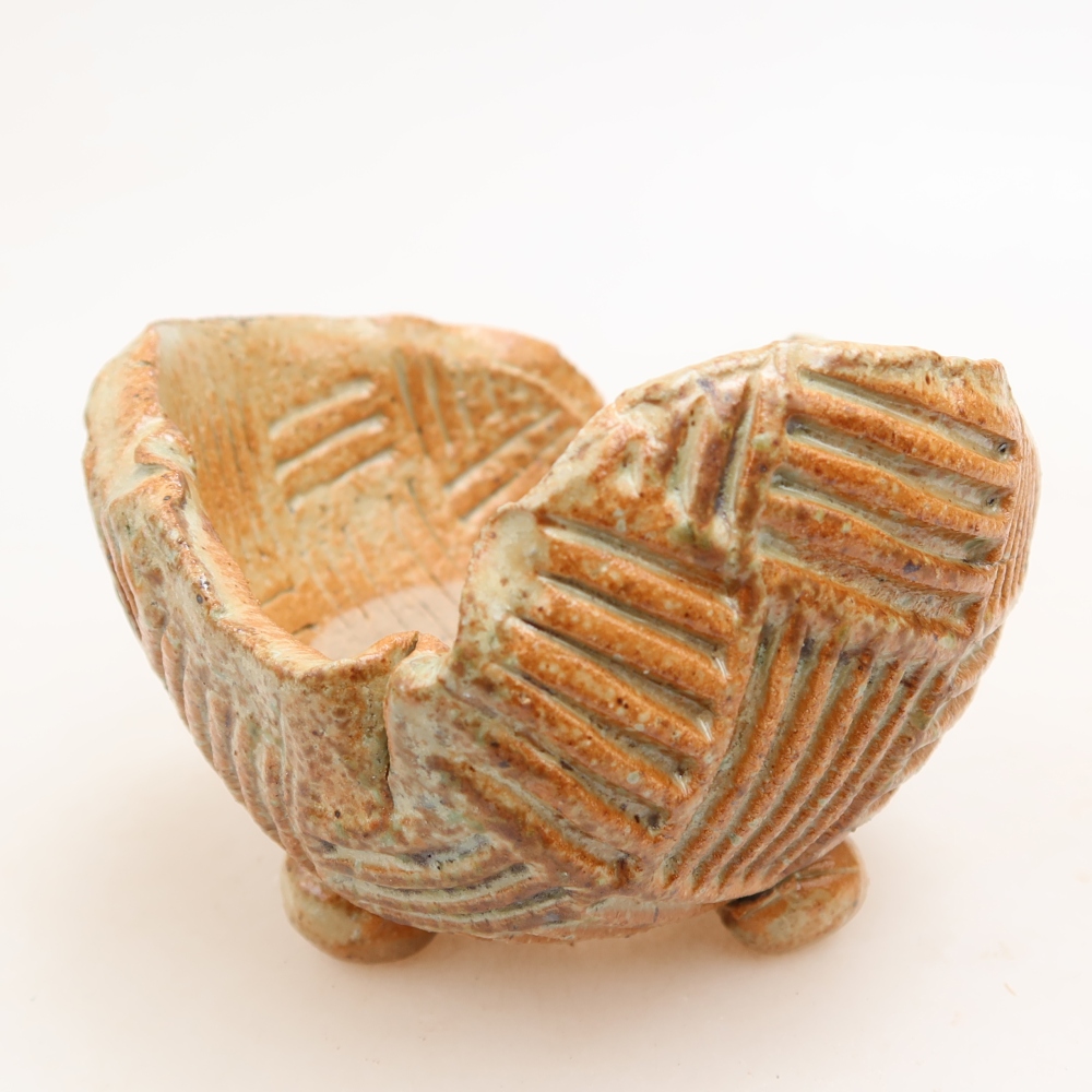 Keramická mušľa 9 x 8,5 x 6,5 cm , farba béžová