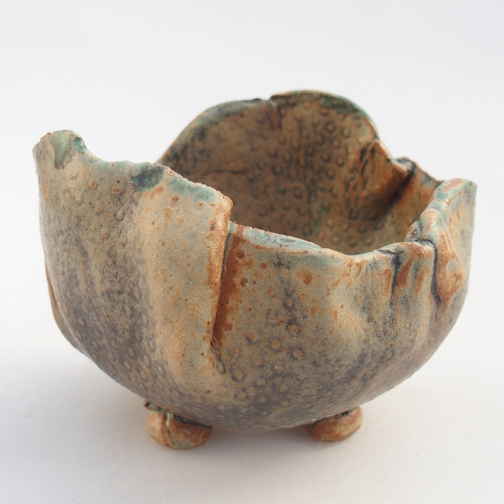 Keramická mušľa 9,5 x 8,5 x 7,5 cm , farba hnedo-zelená