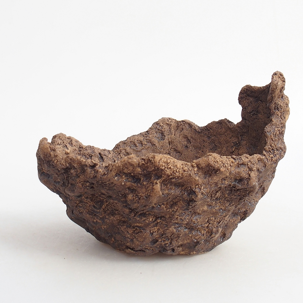 Keramická mušľa 13,5 x 12 x 11,5 cm , farba hnedá