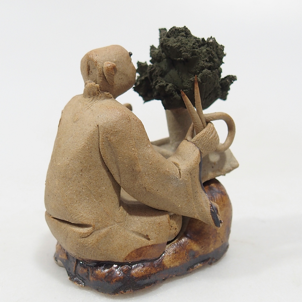 Keramická figúrka - Bonsaiista